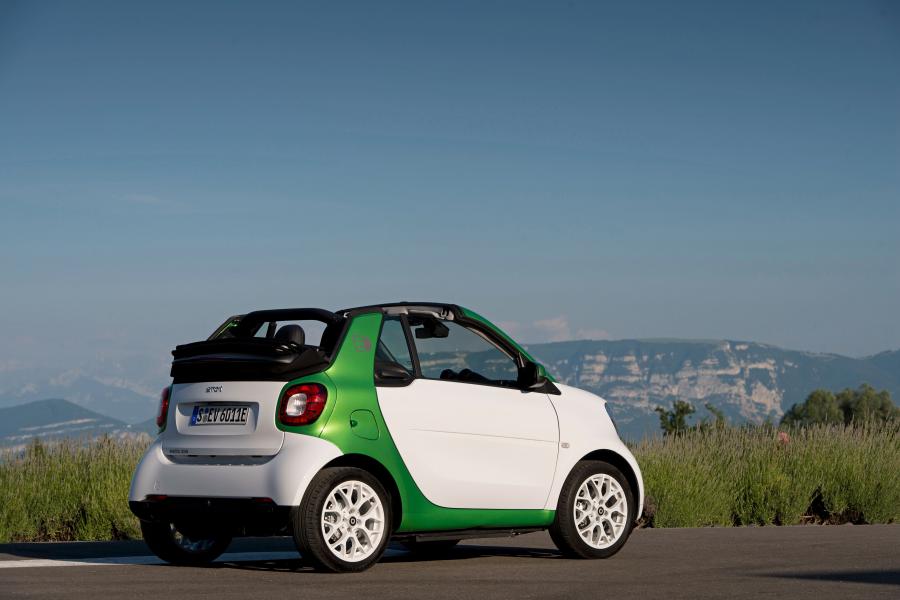 Smart ForTwo Prime Cabrio Electric Drive 2017 года  (WW) (фото 22 из 35)